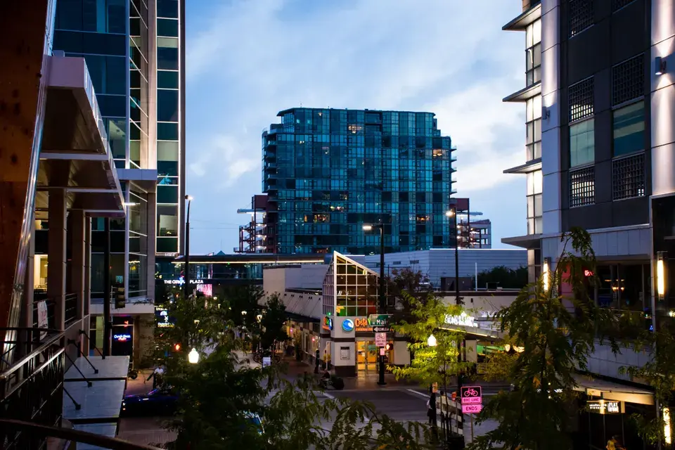 Exploring Gibsonton While We Handle Your Vehicle in Gibsonton